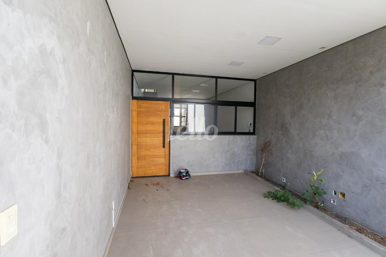 09GARAGEM_002 de Casa para alugar, sobrado com 130 m², 3 quartos e 2 vagas em Vila Gomes Cardim - São Paulo