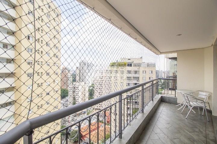 VARANDA de Apartamento para alugar, Padrão com 144 m², 3 quartos e 3 vagas em Paraíso - São Paulo