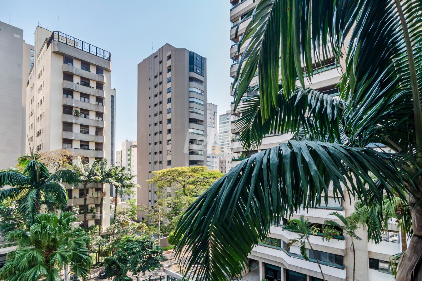 VARANDA de Apartamento à venda, Padrão com 150 m², 4 quartos e 3 vagas em Vila Uberabinha - São Paulo