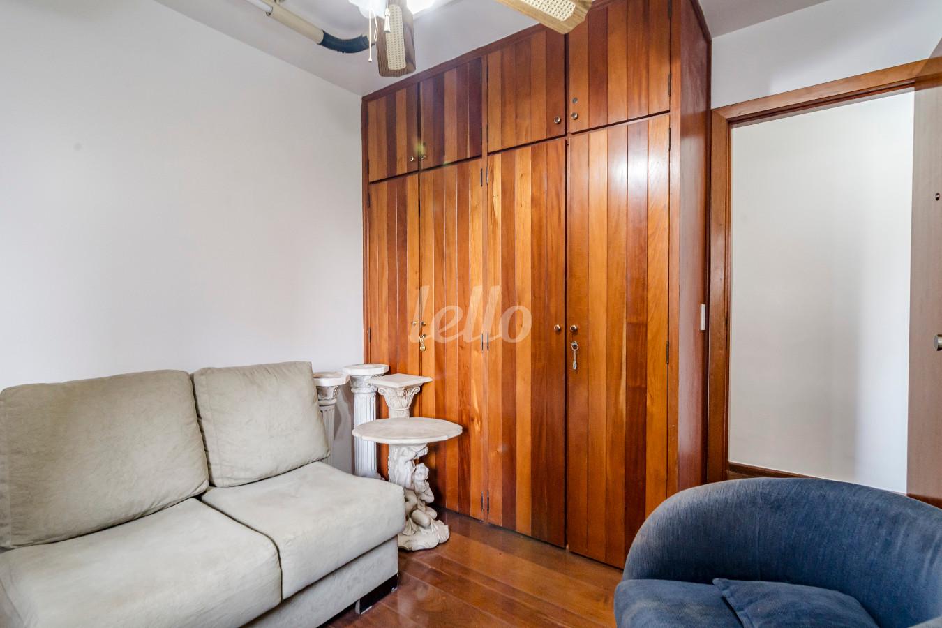 DORMITORIO de Apartamento à venda, Padrão com 150 m², 4 quartos e 3 vagas em Vila Uberabinha - São Paulo