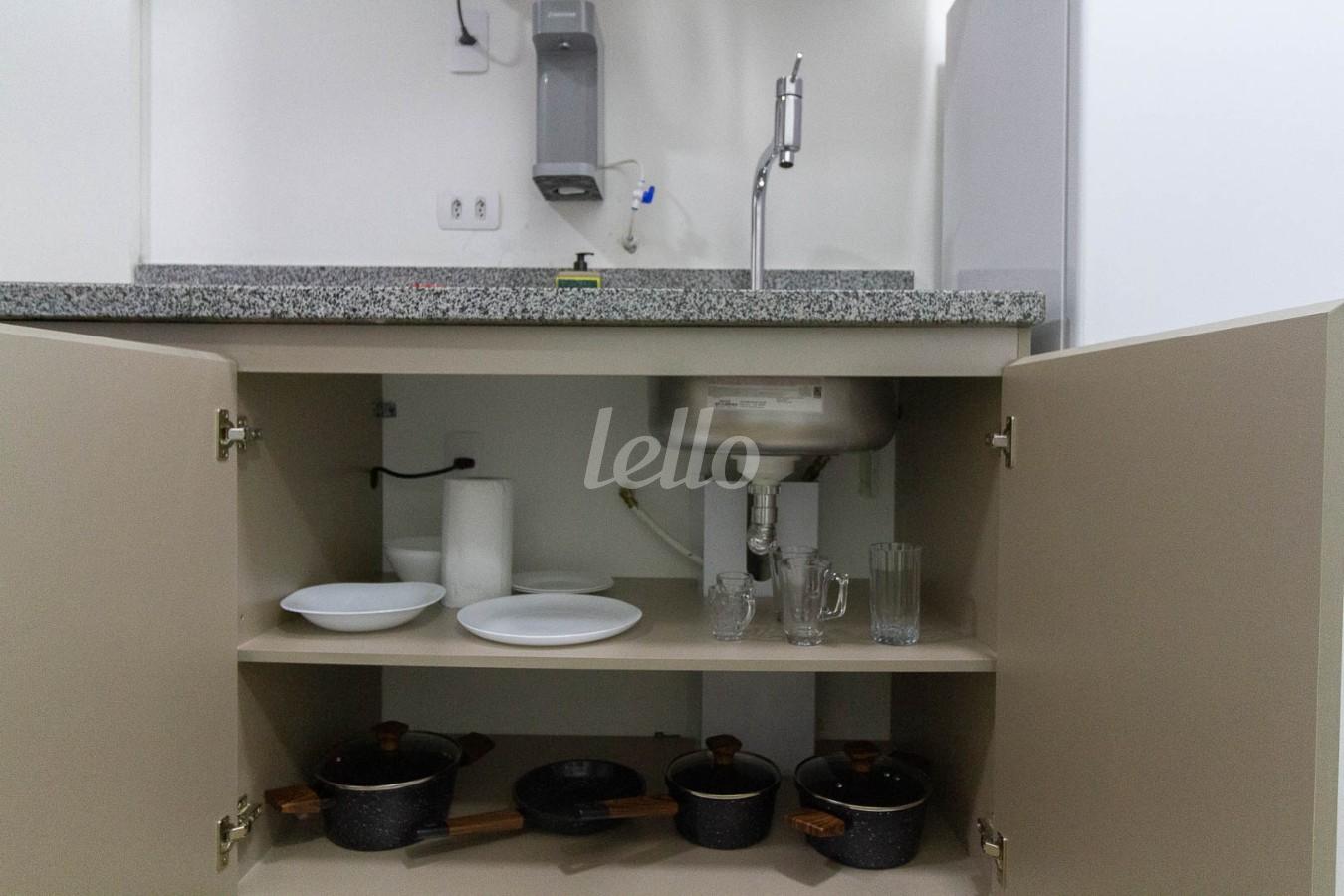 COZINHA de Apartamento para alugar, Padrão com 23 m², e em Chácara Santo Antônio - São Paulo