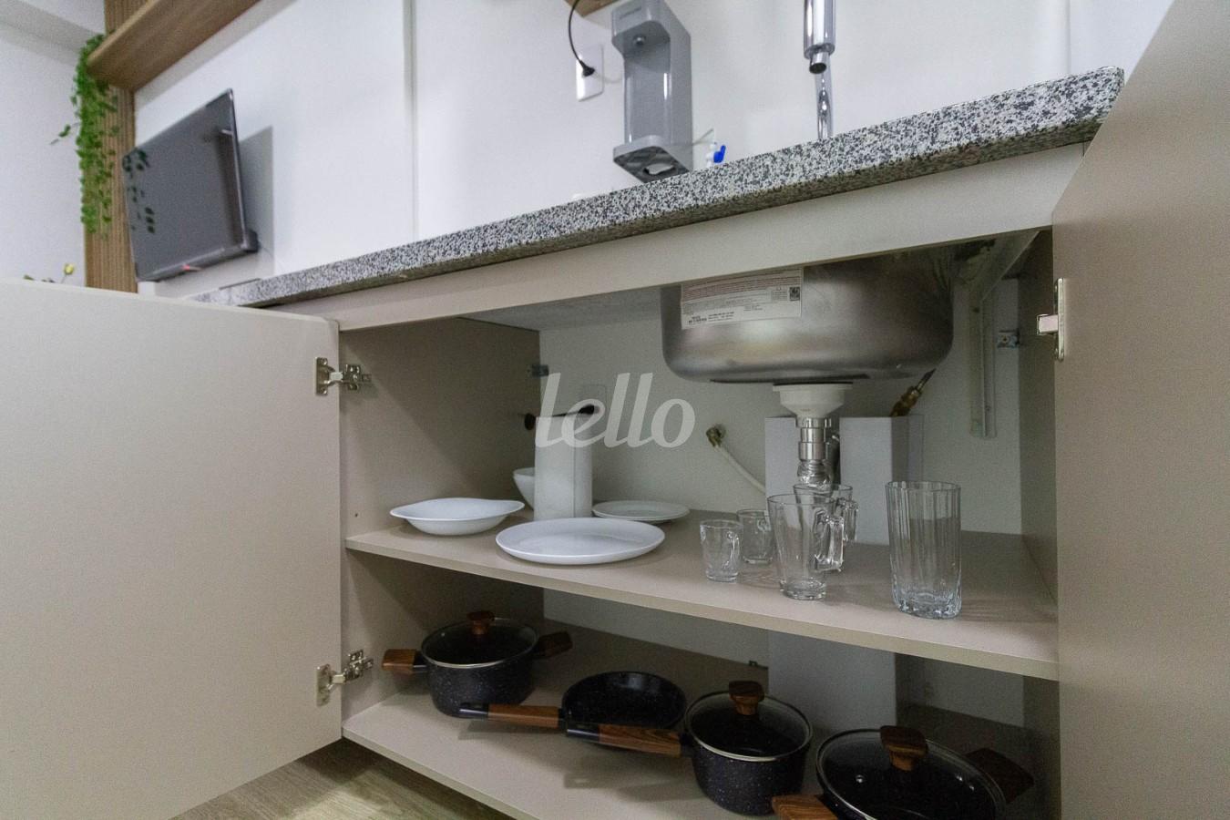 COZINHA de Apartamento para alugar, Padrão com 23 m², e em Chácara Santo Antônio - São Paulo