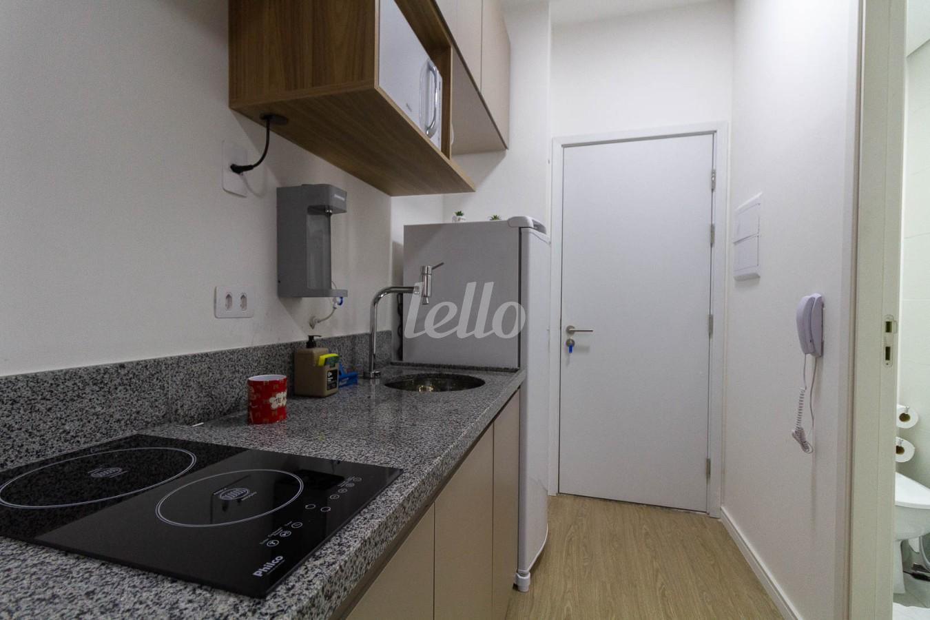 COZINHA de Apartamento para alugar, Padrão com 23 m², e em Chácara Santo Antônio - São Paulo