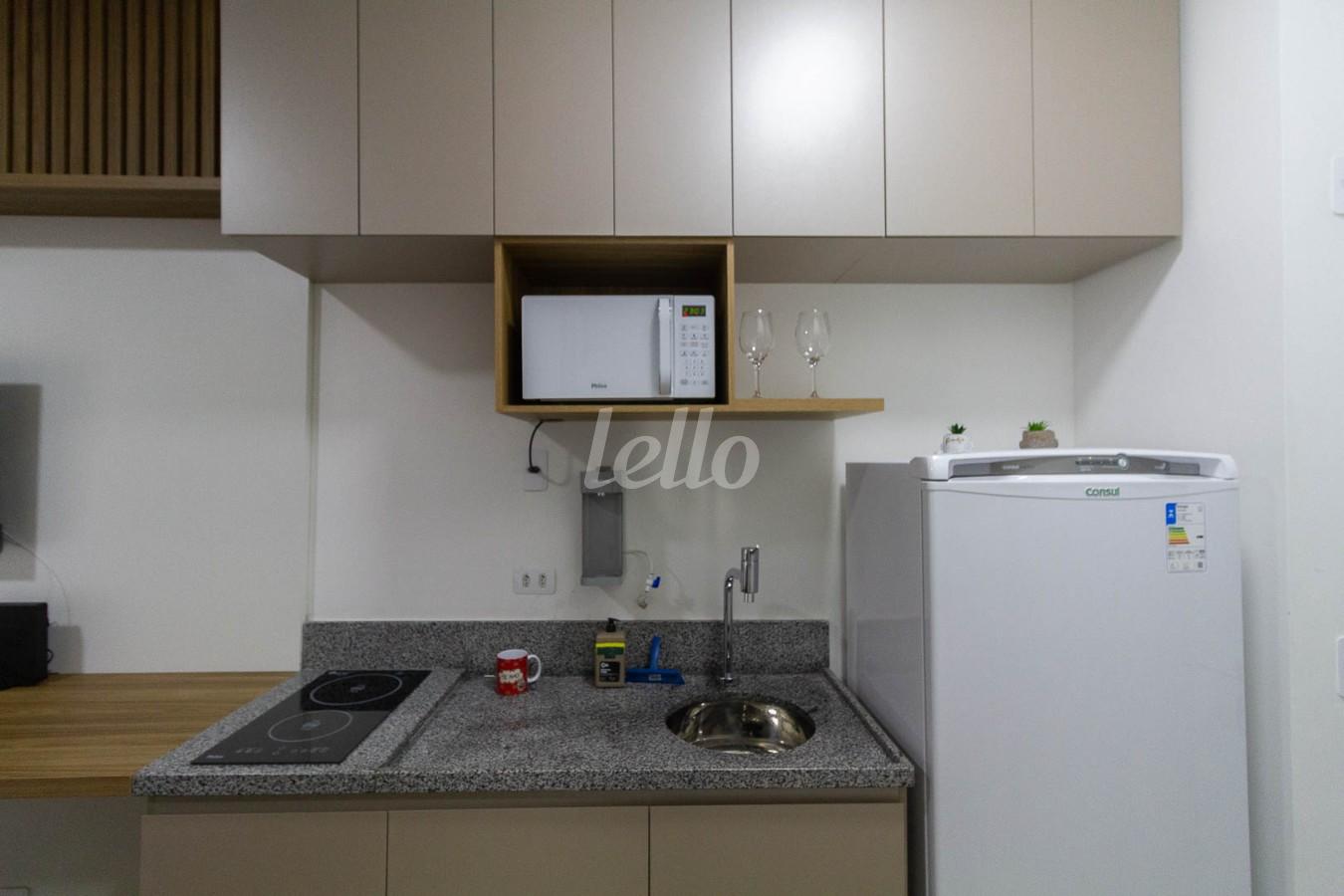 COZINHA de Apartamento para alugar, Padrão com 23 m², e em Chácara Santo Antônio - São Paulo