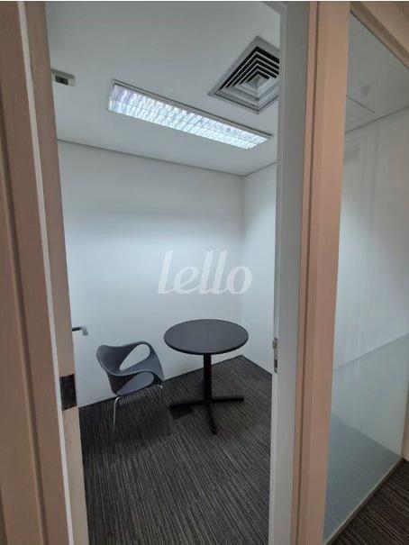 CONJUNTO COMERCIAL de Sala / Conjunto à venda, Padrão com 400 m², e 8 vagas em Itaim Bibi - São Paulo