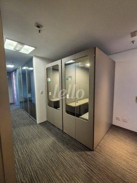 CONJUNTO COMERCIAL de Sala / Conjunto à venda, Padrão com 400 m², e 8 vagas em Itaim Bibi - São Paulo