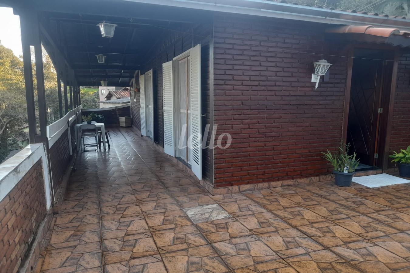 QUINTAL de Casa à venda, sobrado com 310 m², 4 quartos e 6 vagas em Horto Florestal - São Paulo