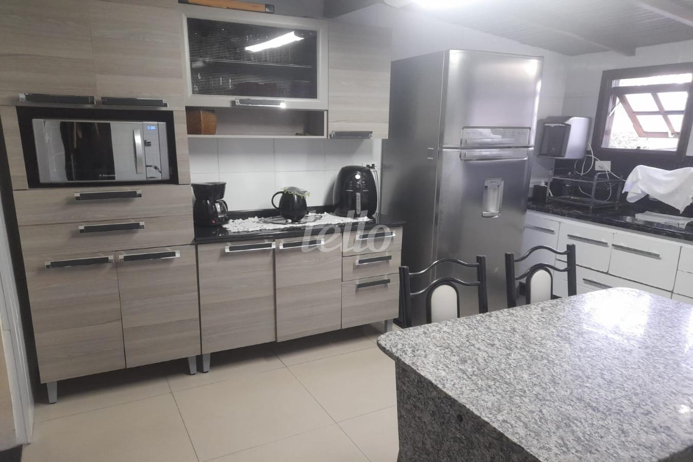 COZINHA de Casa à venda, sobrado com 310 m², 4 quartos e 6 vagas em Horto Florestal - São Paulo