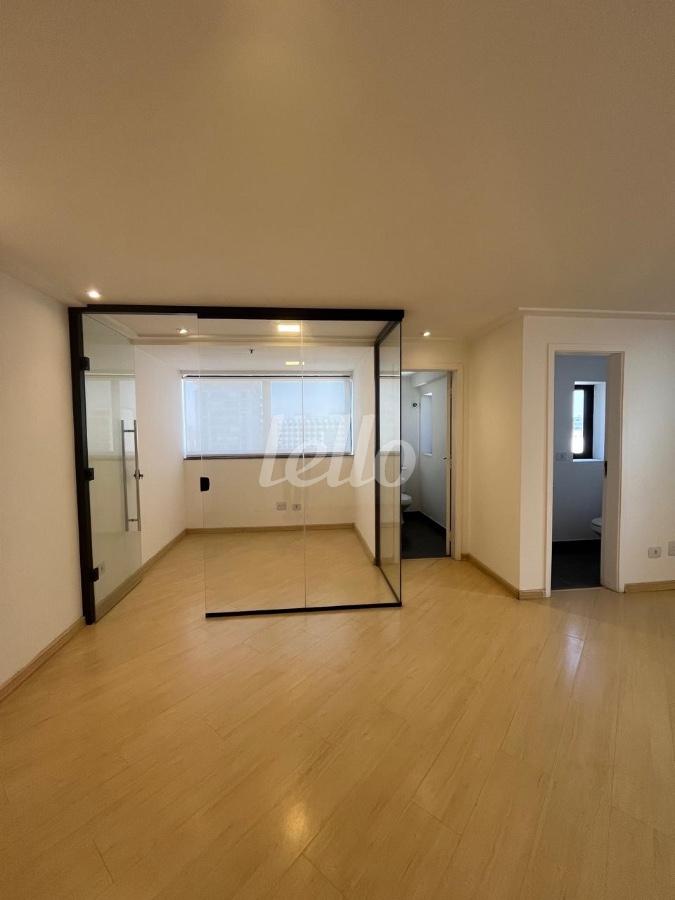 SALA de Sala / Conjunto à venda, Padrão com 33 m², e 1 vaga em Santa Cecília - São Paulo