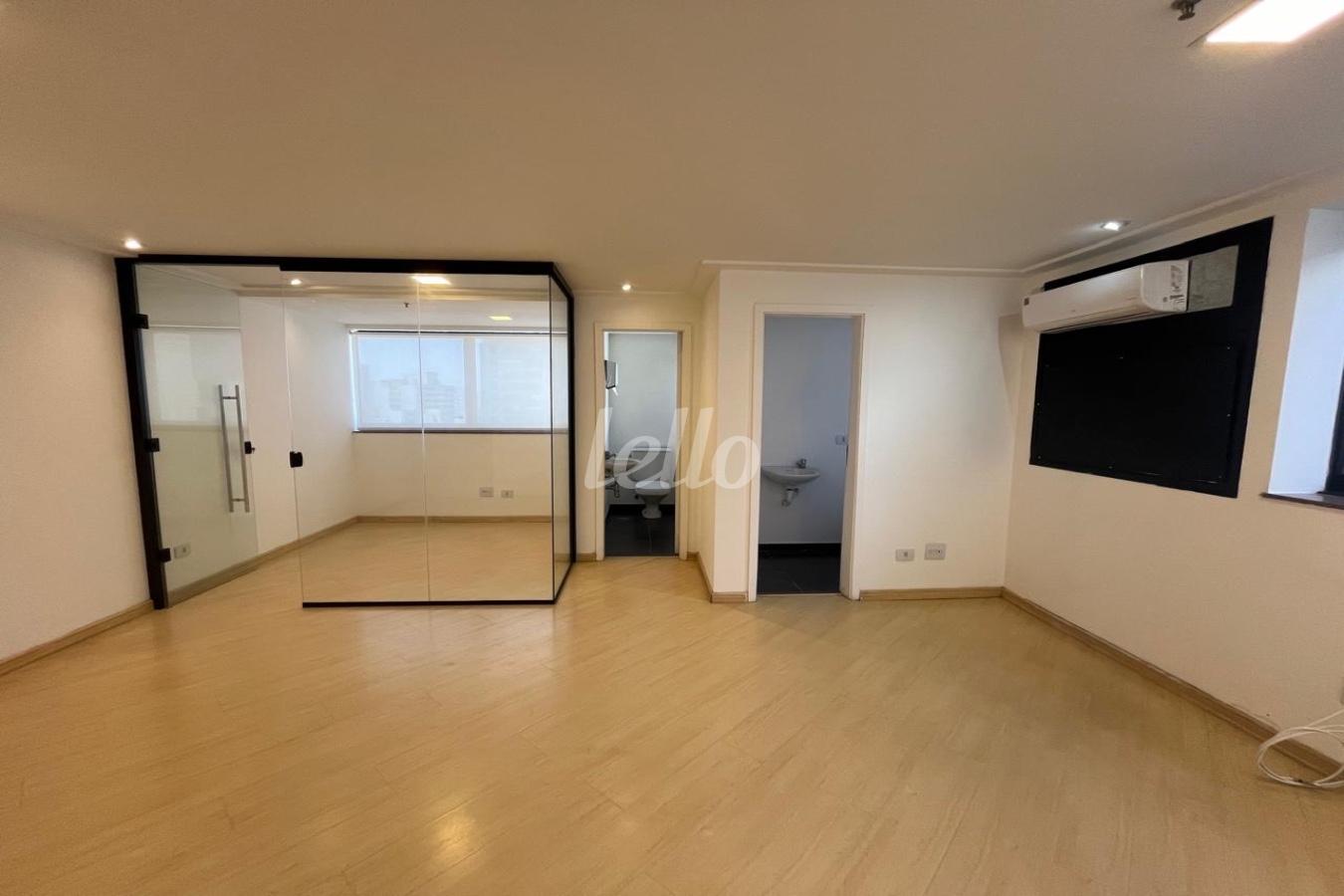 SALA de Sala / Conjunto à venda, Padrão com 33 m², e 1 vaga em Santa Cecília - São Paulo