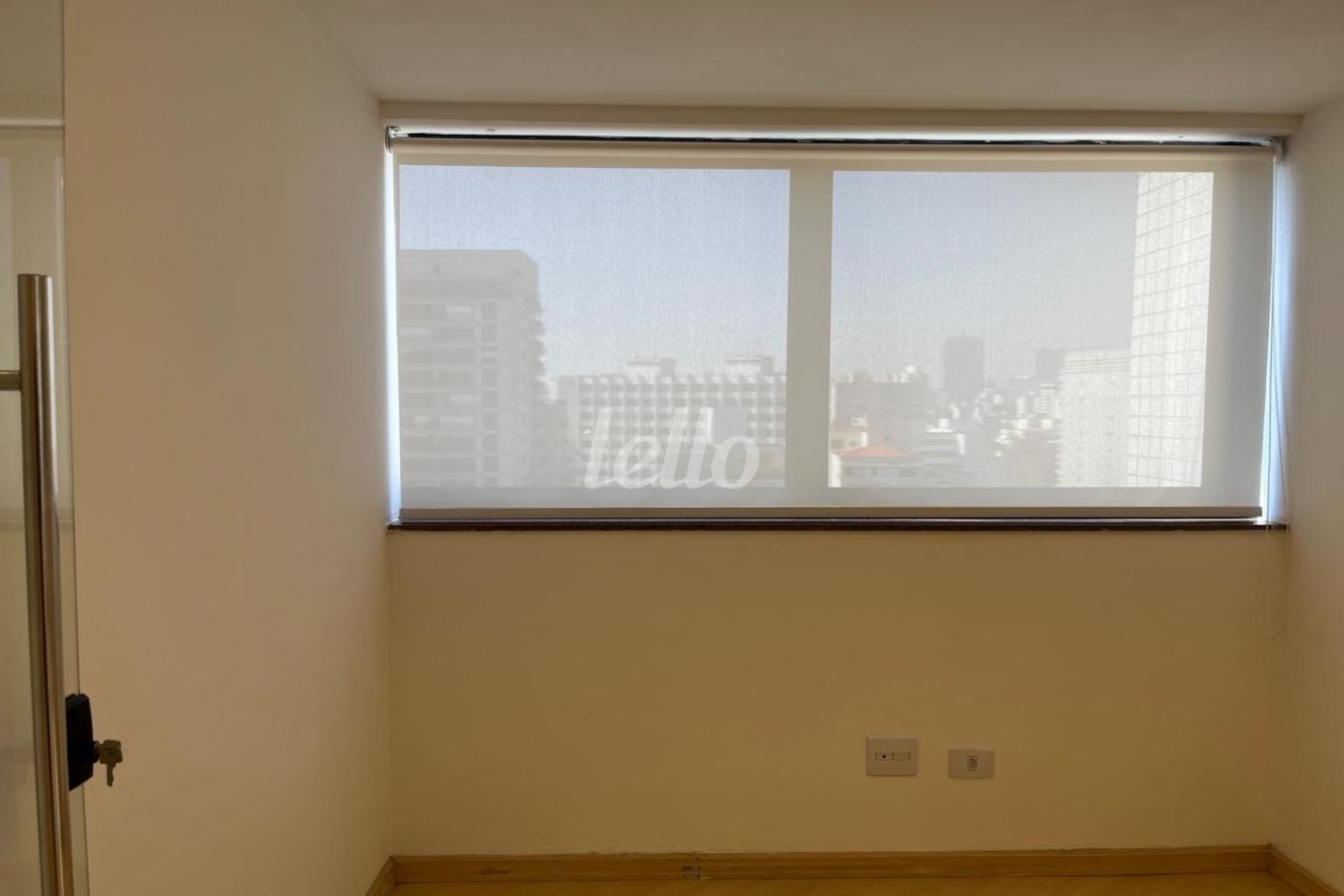 SALA de Sala / Conjunto à venda, Padrão com 33 m², e 1 vaga em Santa Cecília - São Paulo