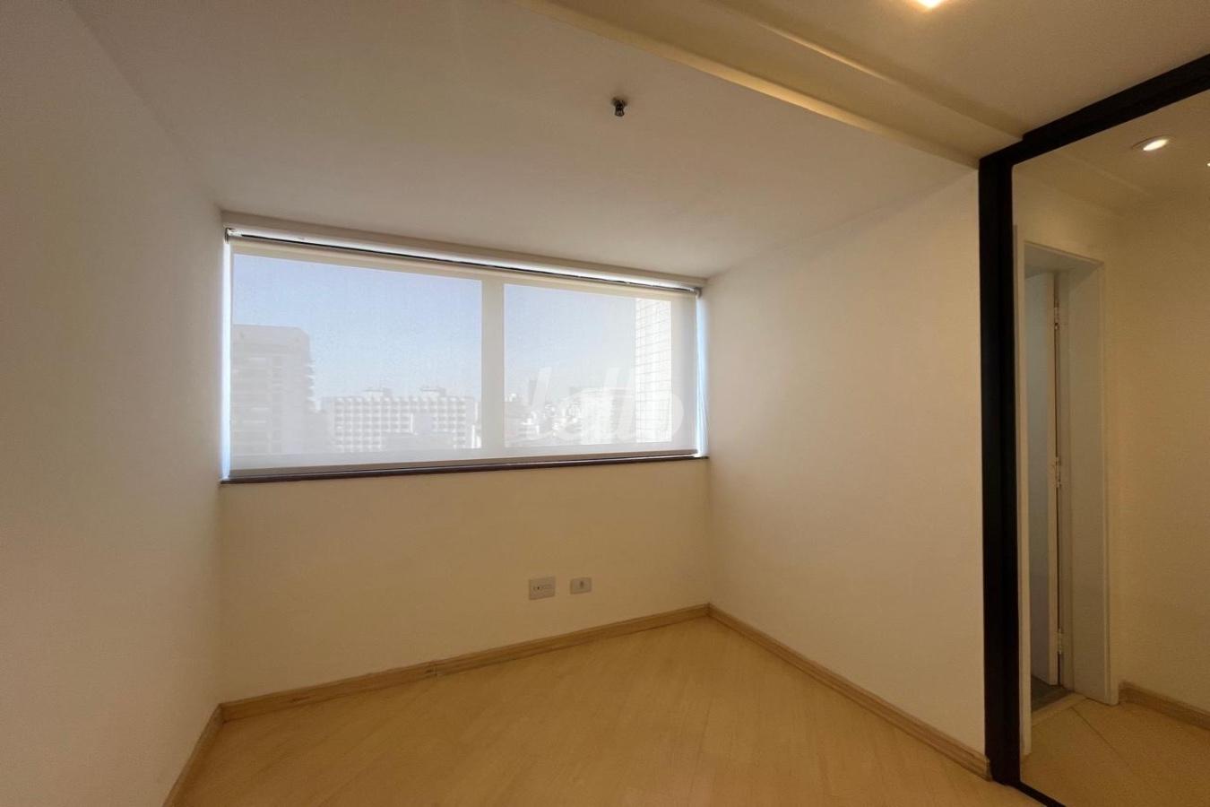 SALA de Sala / Conjunto à venda, Padrão com 33 m², e 1 vaga em Santa Cecília - São Paulo