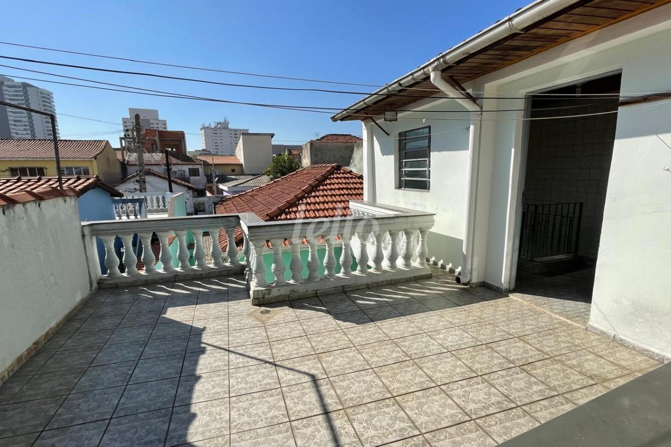 QUINTAL de Casa à venda, térrea com 130 m², 2 quartos e 1 vaga em Quarta Parada - São Paulo