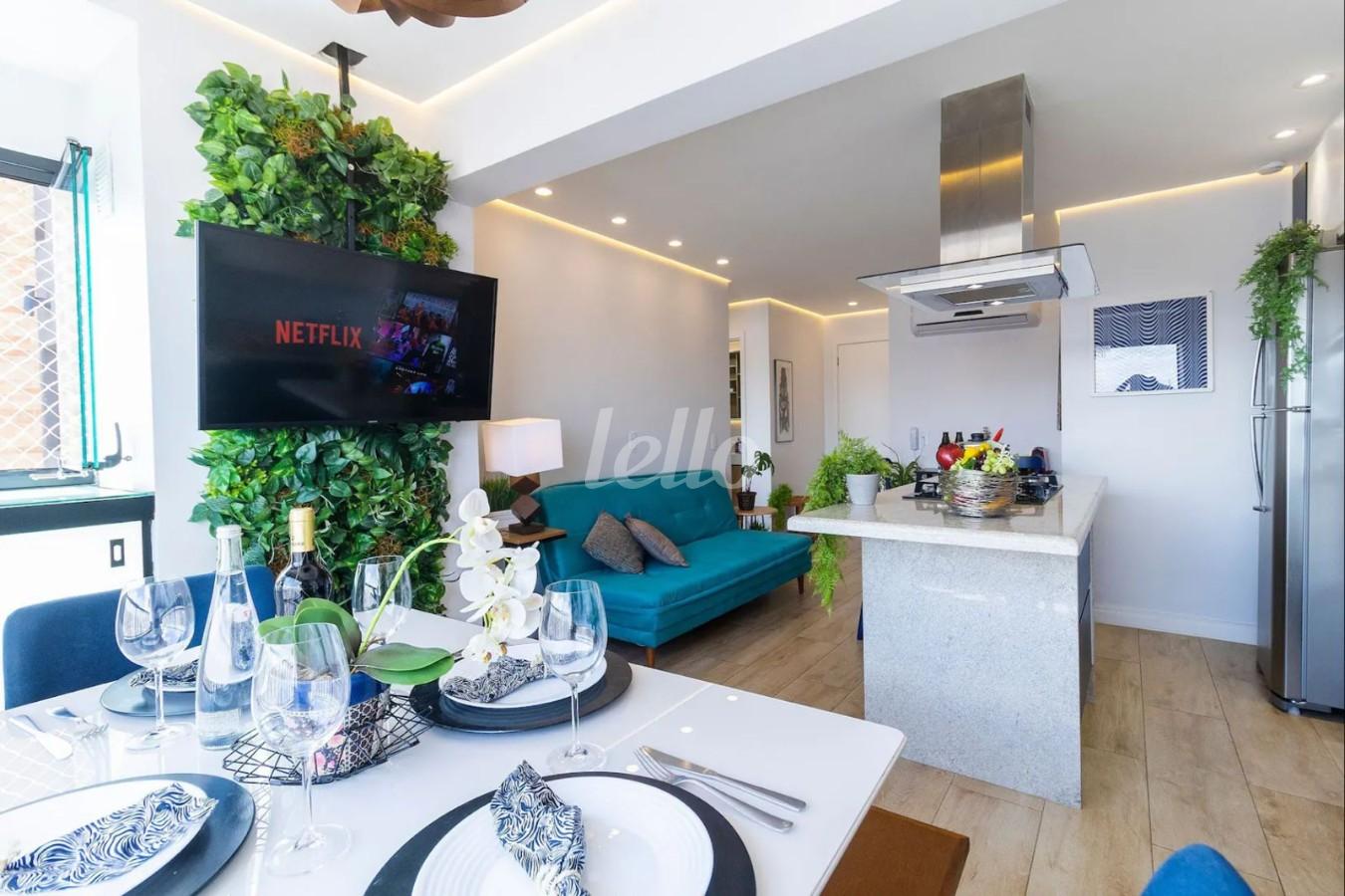 VARANDA GOURMET de Apartamento à venda, Padrão com 57 m², 2 quartos e 1 vaga em Brás - São Paulo