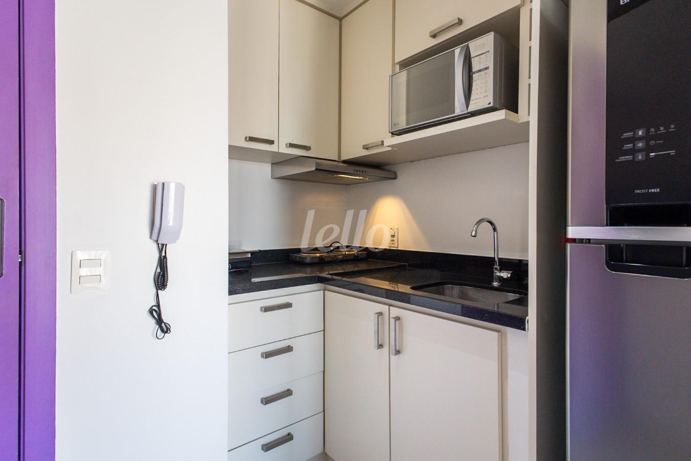 COZINHA de Apartamento para alugar, Padrão com 31 m², e em República - São Paulo