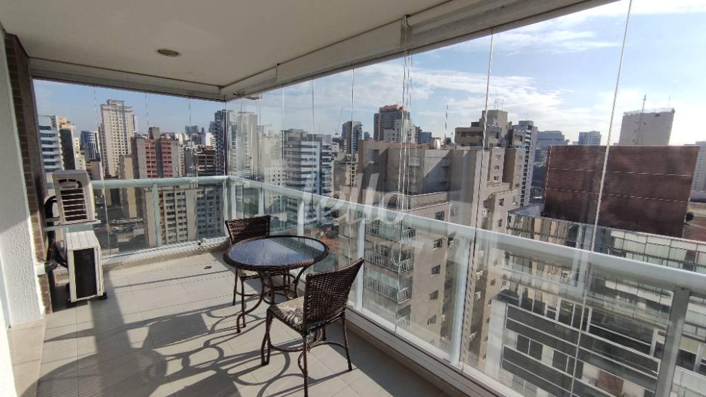 VARANDA de Apartamento para alugar, Padrão com 44 m², 1 quarto e 1 vaga em Vila Olímpia - São Paulo