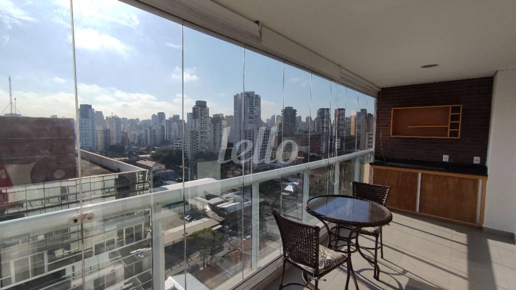 VARANDA de Apartamento para alugar, Padrão com 44 m², 1 quarto e 1 vaga em Vila Olímpia - São Paulo