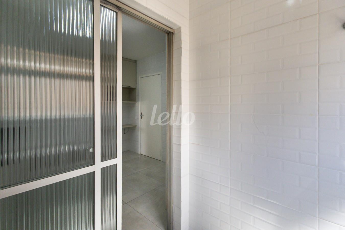 03AREA-DE-SERVICO_003 de Apartamento para alugar, Padrão com 83 m², 3 quartos e 1 vaga em Vila Azevedo - São Paulo