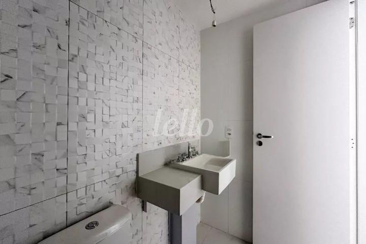 BANHEIRO de Apartamento à venda, Padrão com 66 m², 1 quarto e 2 vagas em Santo Amaro - São Paulo