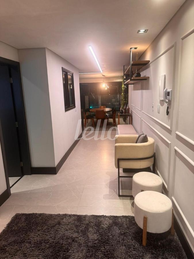 HALL de Casa à venda, sobrado com 425 m², 2 quartos e 5 vagas em Casa Branca - Santo André