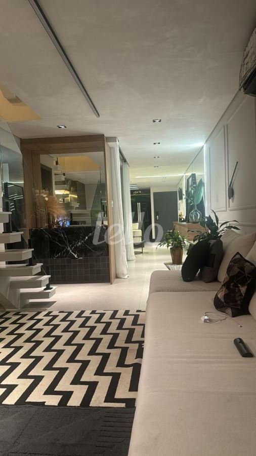 SALA DE ESTAR de Casa à venda, sobrado com 425 m², 2 quartos e 5 vagas em Casa Branca - Santo André