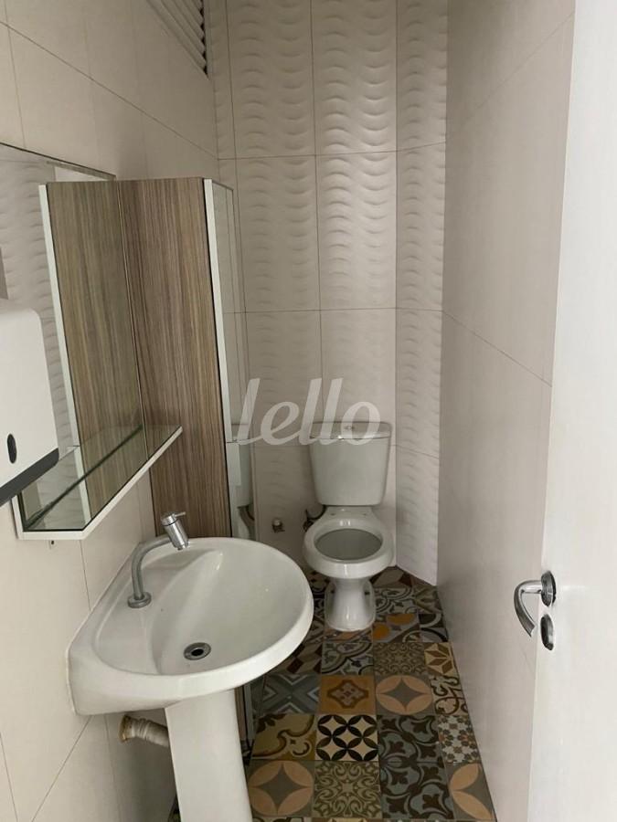 BANHEIRO de Sala / Conjunto para alugar, Padrão com 145 m², e em República - São Paulo