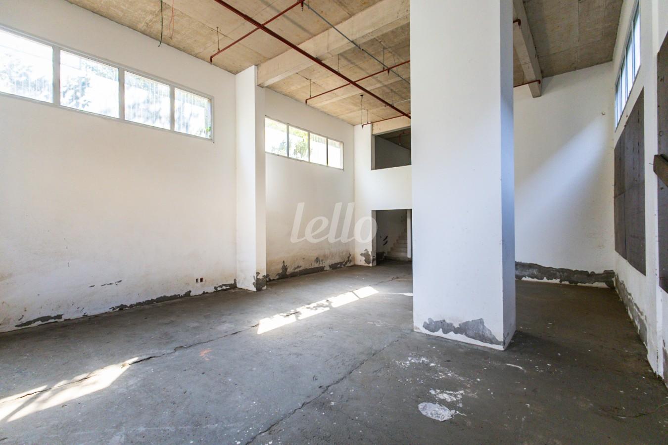 02SALAO_005 de Salão para alugar, Padrão com 256 m², e 1 vaga em Vila Prudente - São Paulo