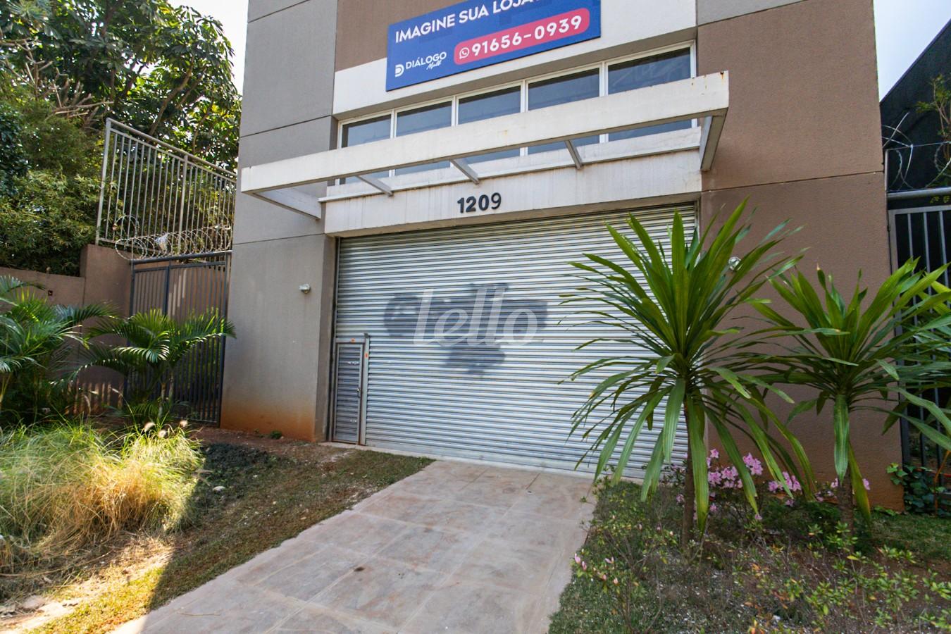 05GARAGEM_001 de Salão para alugar, Padrão com 256 m², e 1 vaga em Vila Prudente - São Paulo