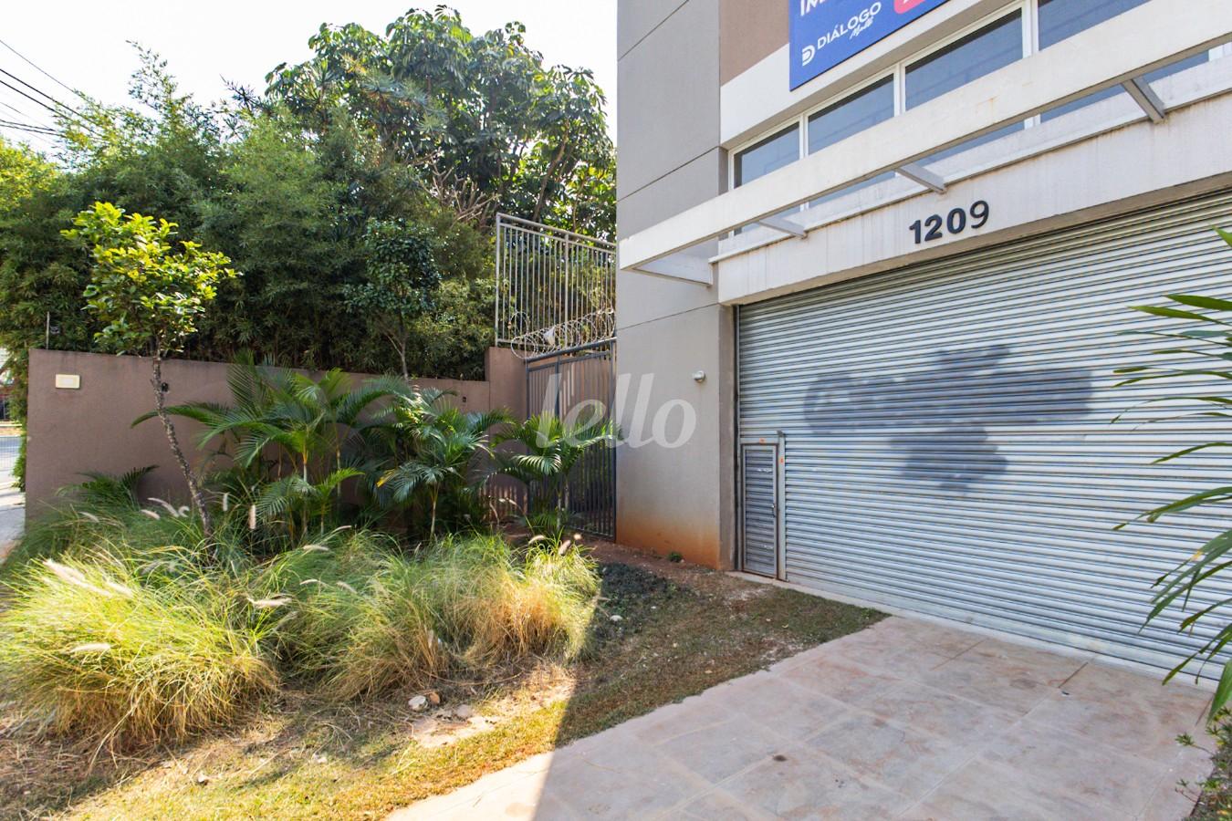 05GARAGEM_002 de Salão para alugar, Padrão com 256 m², e 1 vaga em Vila Prudente - São Paulo