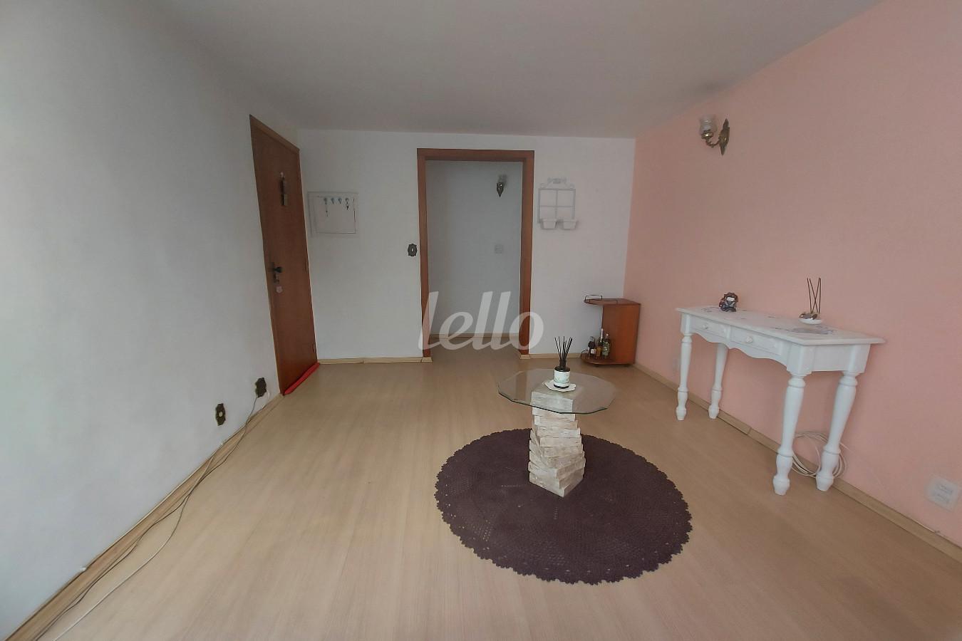 SALA de Apartamento à venda, Padrão com 60 m², e em Vila Siqueira - São Paulo