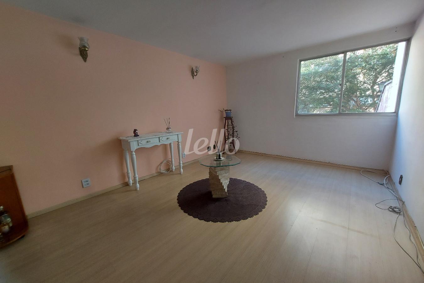 SALA de Apartamento à venda, Padrão com 60 m², e em Vila Siqueira - São Paulo