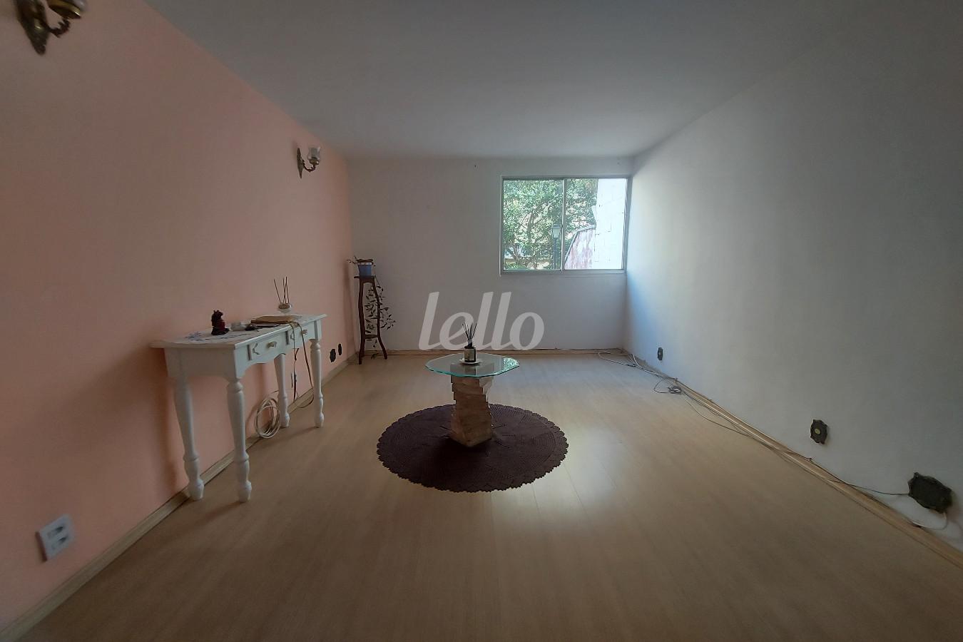 SALA de Apartamento à venda, Padrão com 60 m², e em Vila Siqueira - São Paulo