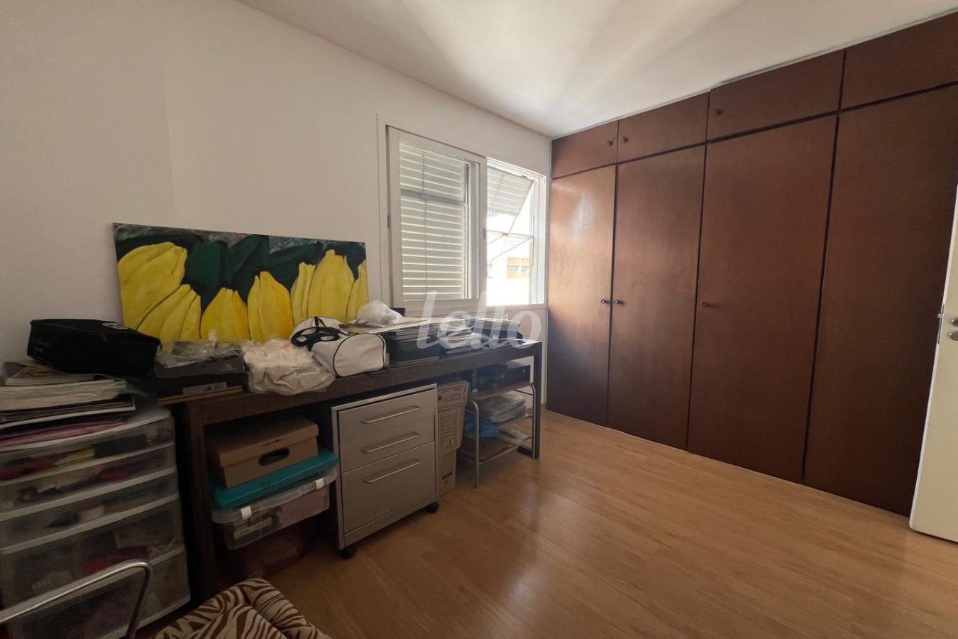 DORMITÓRIO de Apartamento à venda, Padrão com 121 m², 4 quartos e 1 vaga em Jardim Paulista - São Paulo