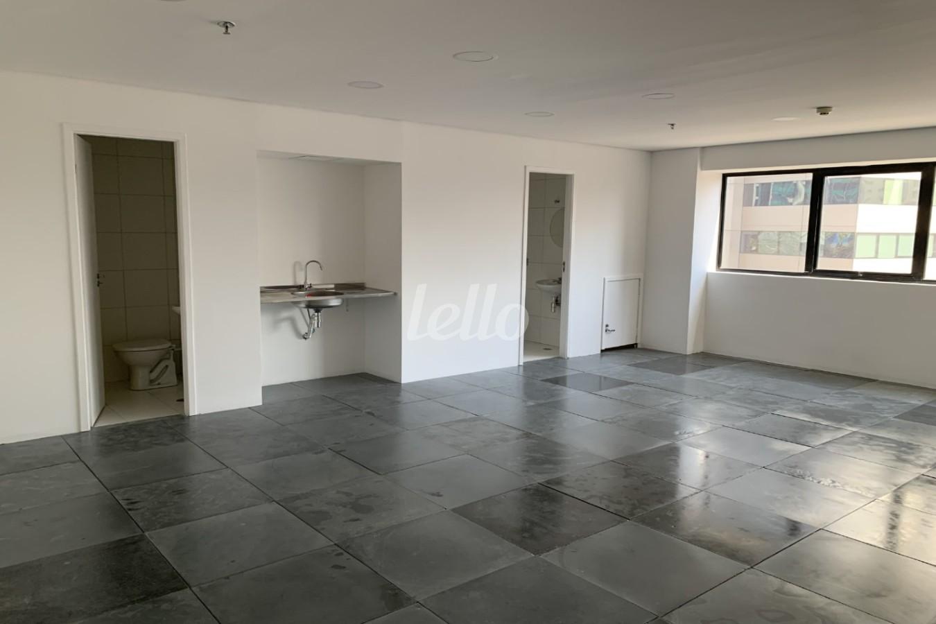 SALA de Sala / Conjunto para alugar, Padrão com 47 m², e 1 vaga em Vila Guarani - São Paulo