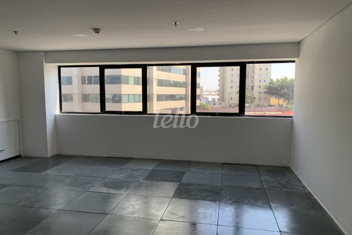 SALA de Sala / Conjunto para alugar, Padrão com 47 m², e 1 vaga em Vila Guarani - São Paulo