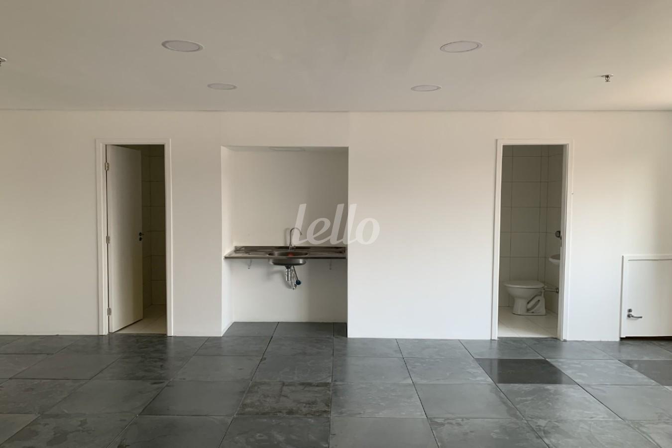 SALA de Sala / Conjunto para alugar, Padrão com 47 m², e 1 vaga em Vila Guarani - São Paulo