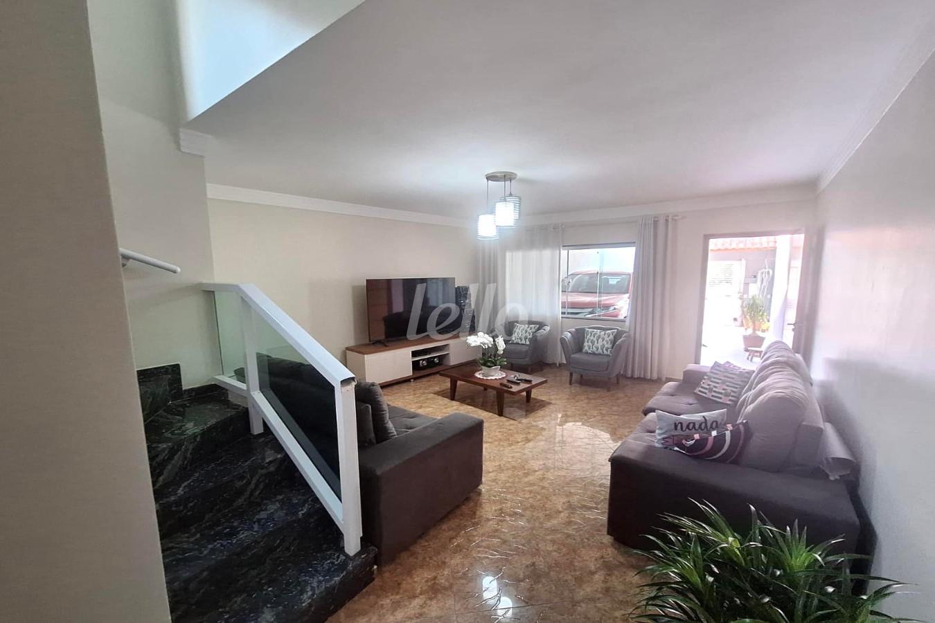 SALA de Casa à venda, sobrado com 160 m², 4 quartos e 3 vagas em Vila São Geraldo - São Paulo