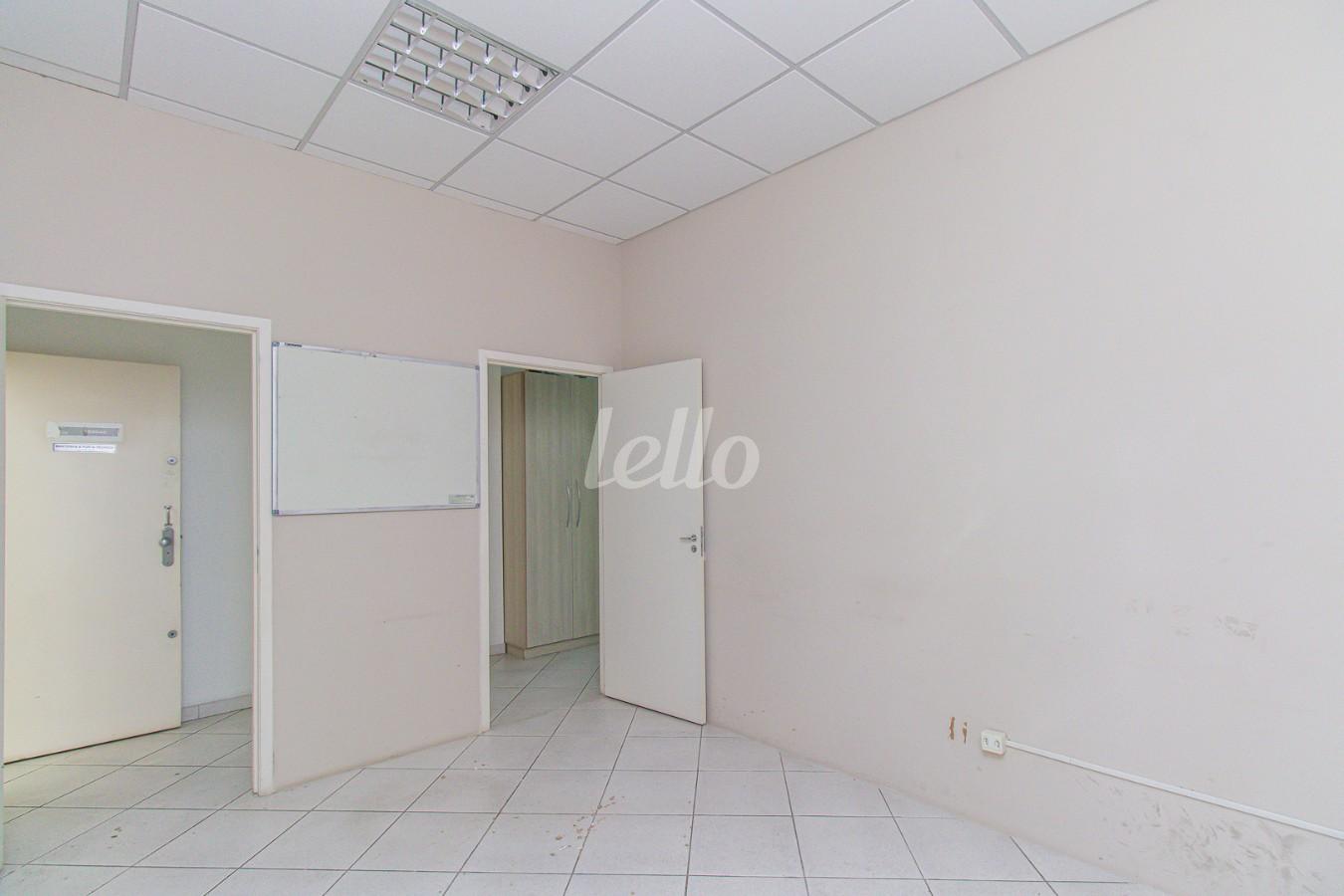 SALA de Sala / Conjunto para alugar, Padrão com 80 m², e em Vila Floresta - Santo André