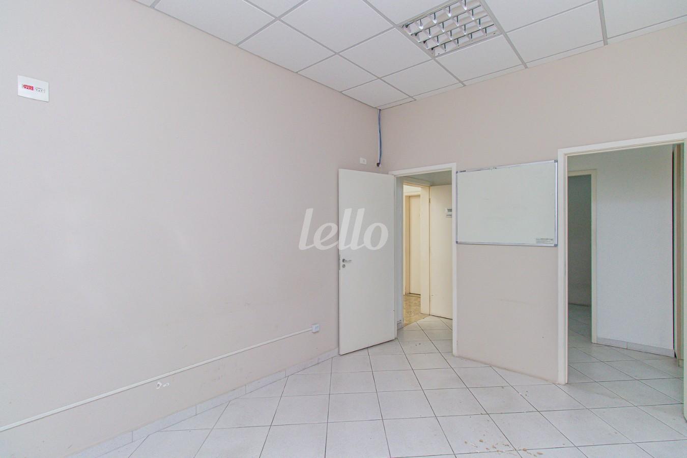 SALA de Sala / Conjunto para alugar, Padrão com 80 m², e em Vila Floresta - Santo André