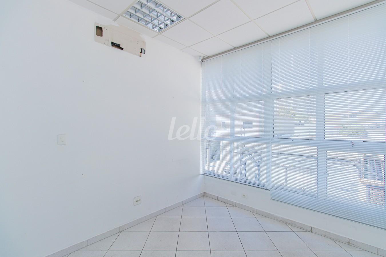 SALA de Sala / Conjunto para alugar, Padrão com 80 m², e em Vila Floresta - Santo André