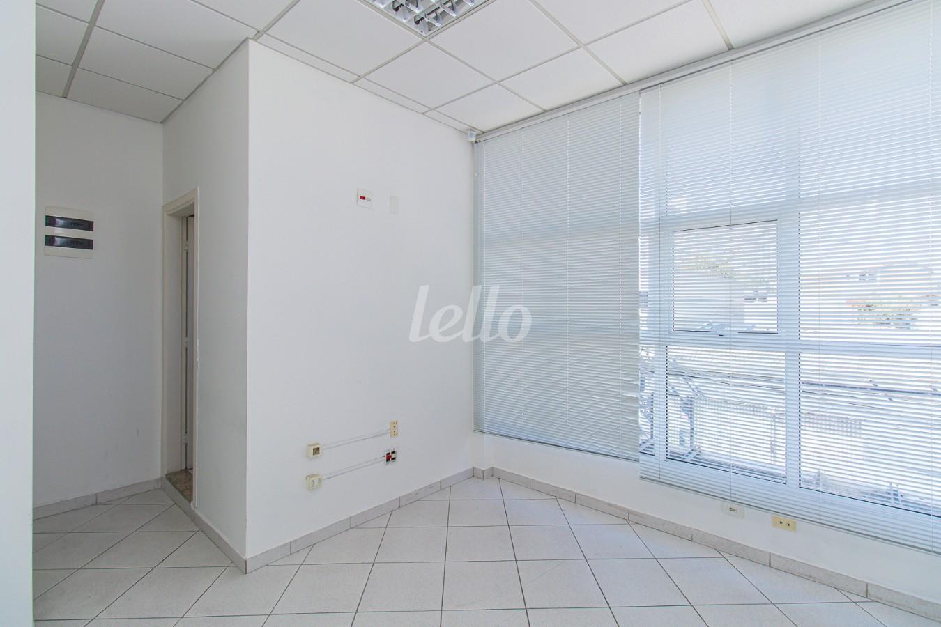 SALA de Sala / Conjunto para alugar, Padrão com 80 m², e em Vila Floresta - Santo André