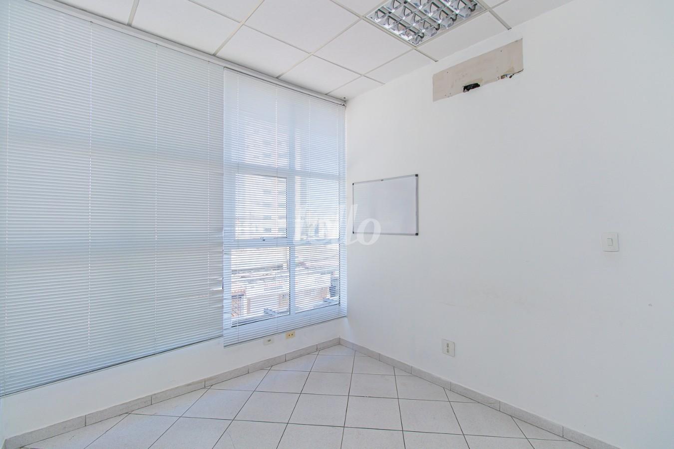 SALA de Sala / Conjunto para alugar, Padrão com 80 m², e em Vila Floresta - Santo André