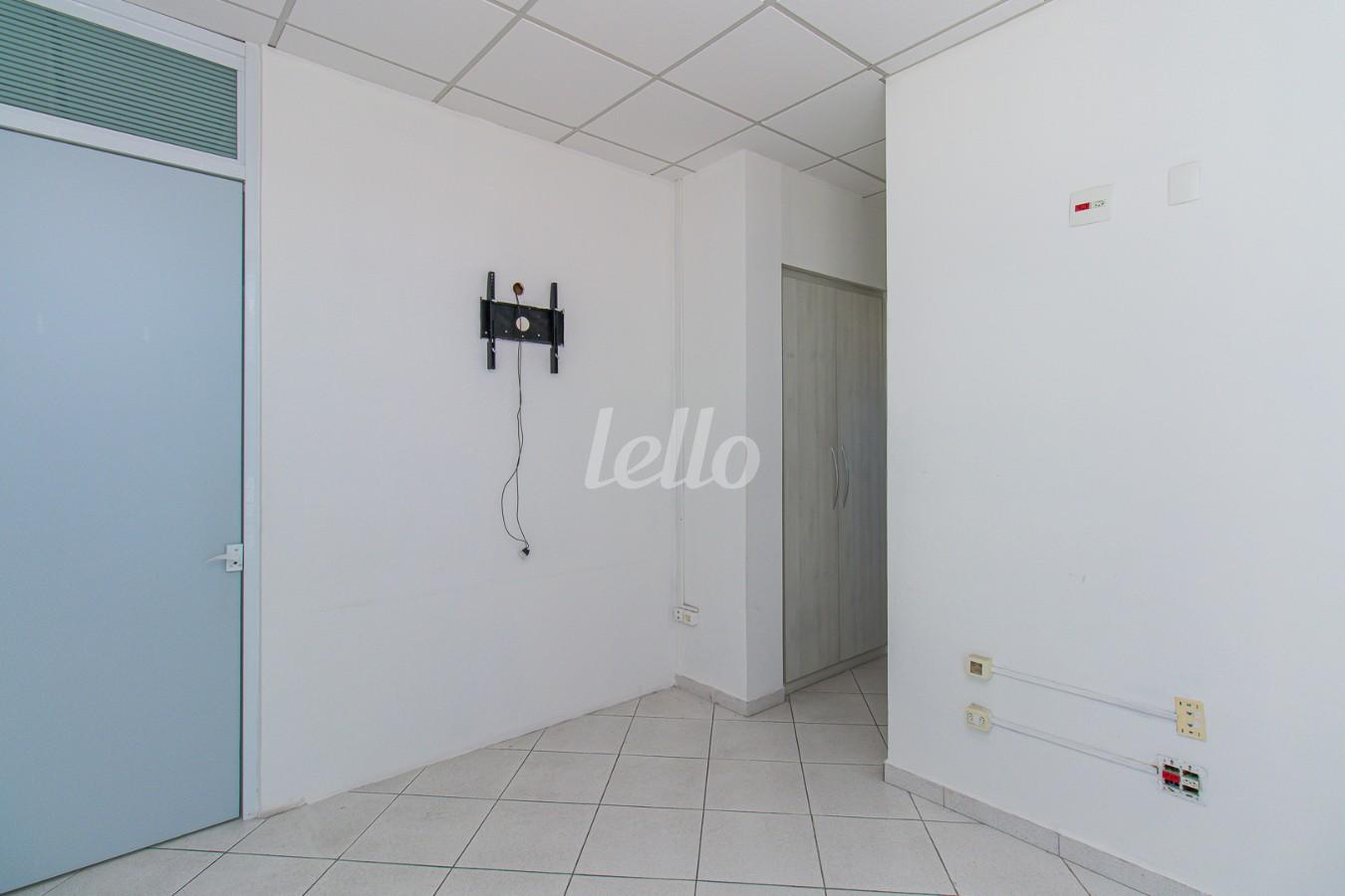 SALA de Sala / Conjunto para alugar, Padrão com 80 m², e em Vila Floresta - Santo André