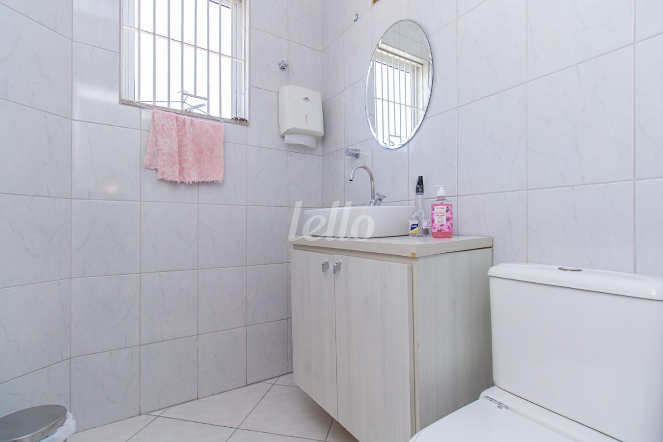 BANHEIRO-SOCIAL de Sala / Conjunto para alugar, Padrão com 80 m², e em Vila Floresta - Santo André