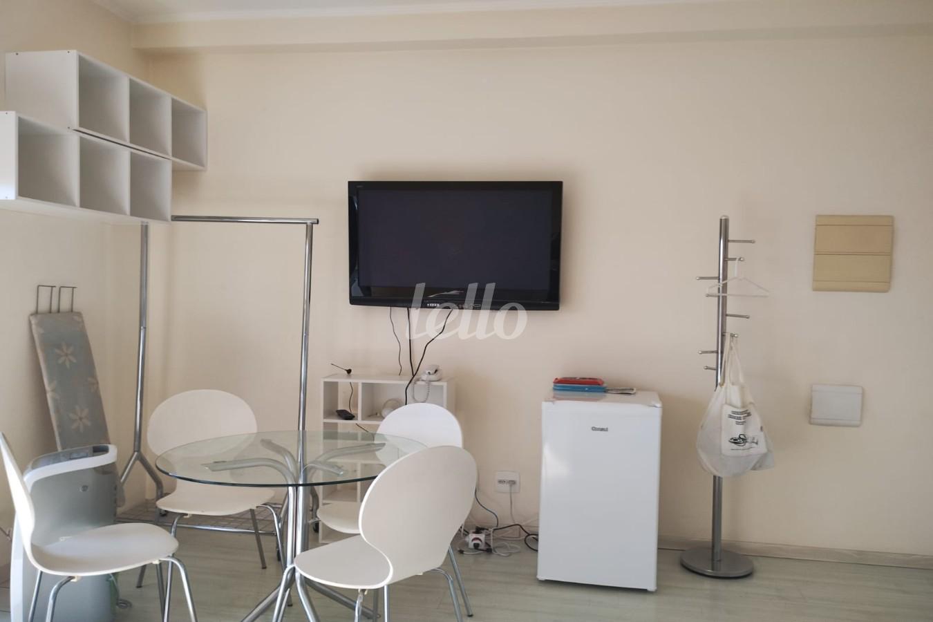 SALA de Apartamento à venda, Padrão com 36 m², 1 quarto e 1 vaga em Saúde - São Paulo