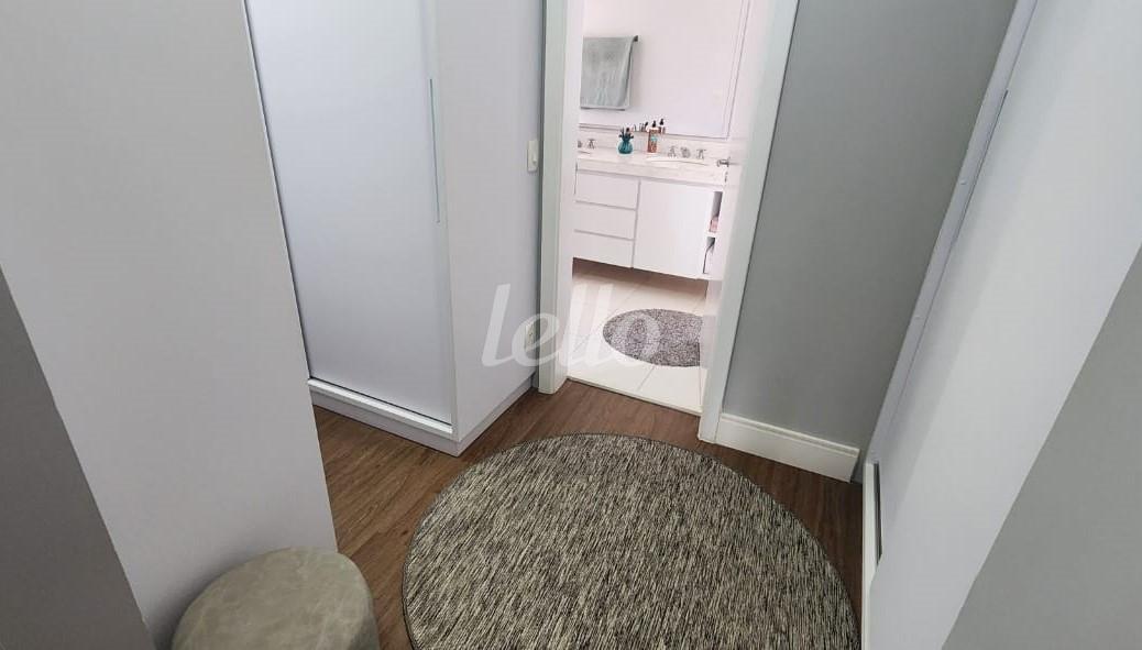 CLOSET de Apartamento à venda, Padrão com 170 m², 3 quartos e 3 vagas em Vila Mariana - São Paulo