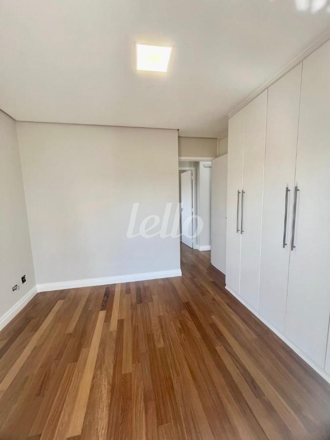 SUÍTE de Apartamento à venda, Padrão com 74 m², 3 quartos e 2 vagas em Vila Bertioga - São Paulo