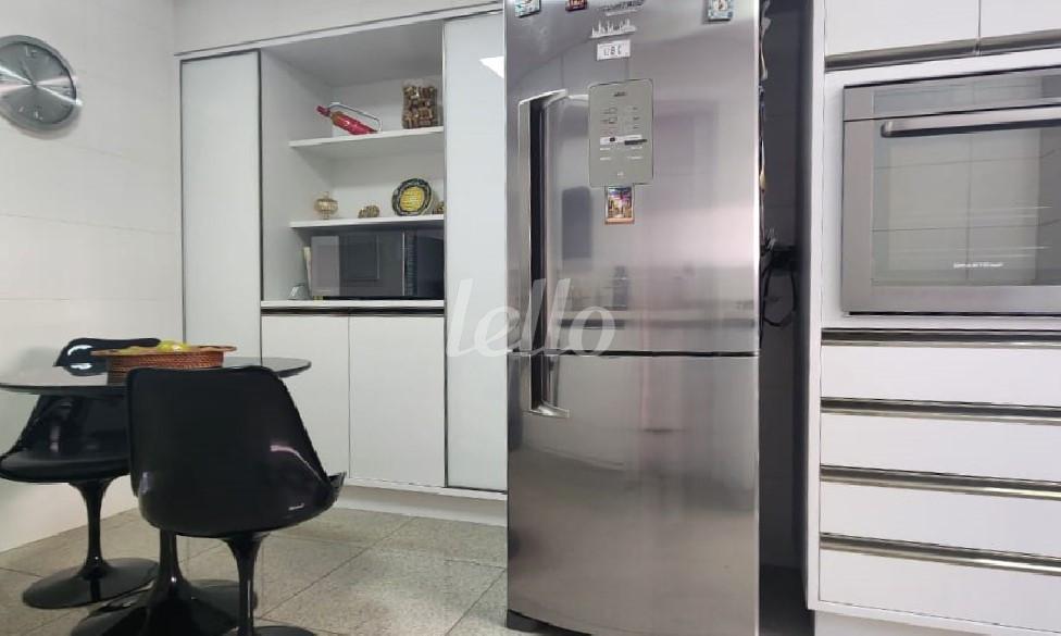 COZINHA de Apartamento à venda, Padrão com 170 m², 3 quartos e 3 vagas em Vila Mariana - São Paulo