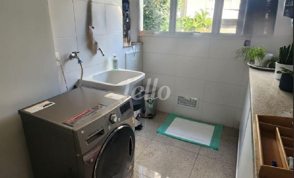 AREA DE SERVIÇO de Apartamento à venda, Padrão com 170 m², 3 quartos e 3 vagas em Vila Mariana - São Paulo