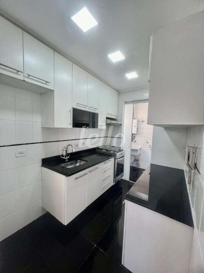 COZINHA de Apartamento à venda, Padrão com 74 m², 3 quartos e 2 vagas em Vila Bertioga - São Paulo